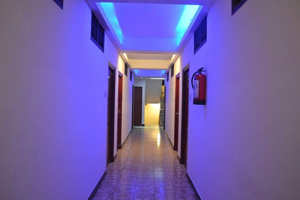 Deluxe Hotel Chennai Bagian luar foto