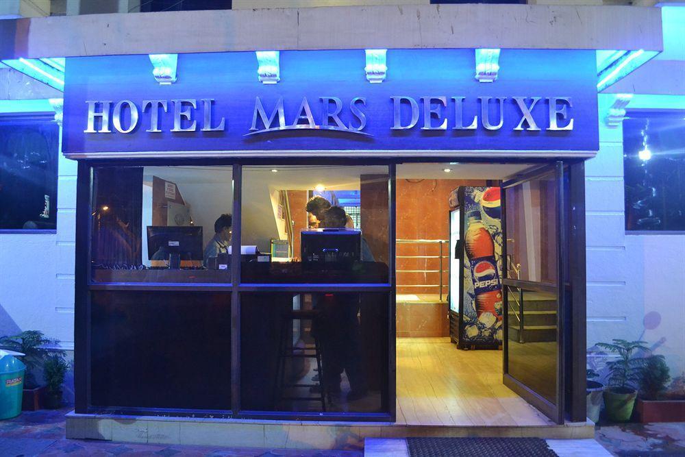 Deluxe Hotel Chennai Bagian luar foto
