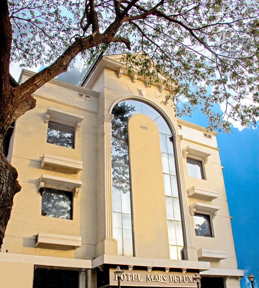Deluxe Hotel Chennai Bagian luar foto