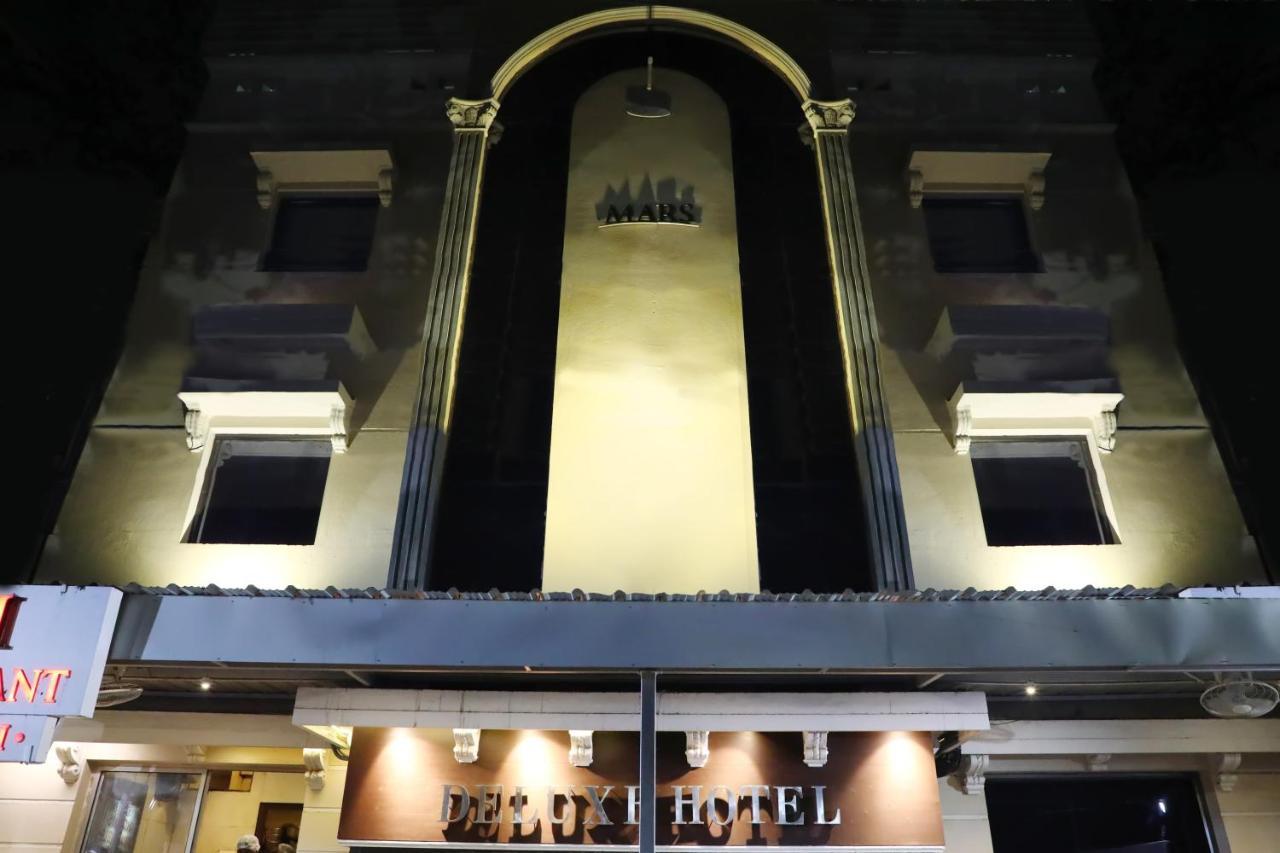 Deluxe Hotel Chennai Bagian luar foto
