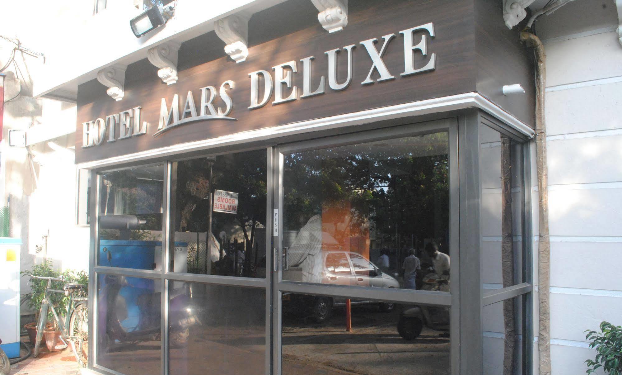Deluxe Hotel Chennai Bagian luar foto